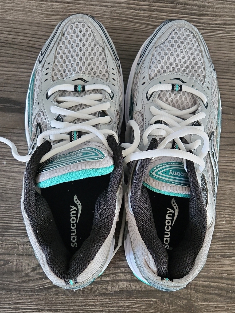 NWOT Saucony Grid Fusion 3 White and Teal Mesh Sneakers